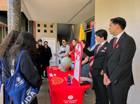 Visita de estudiantes de la Unidad Educativa Particular Rosa de Jesús Cordero