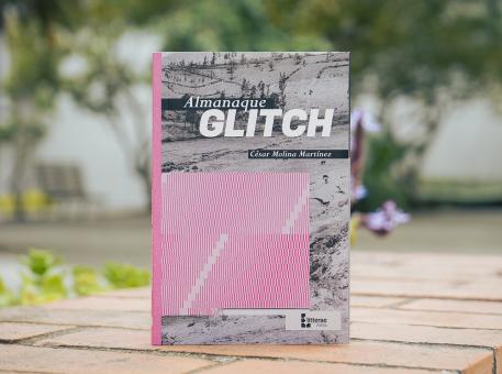 En la Universidad del Azuay se presentó el libro Almanaque Glitch