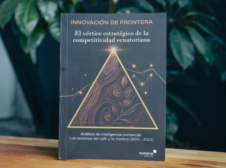 En la Universidad del Azuay se presentó el libro Innovación de Frontera, el vértice estratégico de la competitividad ecuatoriana