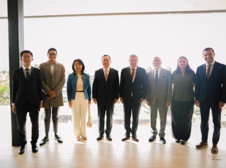 La Universidad del Azuay recibió a Sun Xiangyang, Embajador de la República Popular China
