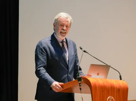 En la Universidad del Azuay se realizó la Charla Magistral "Conectando continentes, formando redes y construyendo oportunidades de investigación y colaboración"