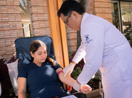 En la Universidad del Azuay se realizó la Campaña de Donación de Sangre