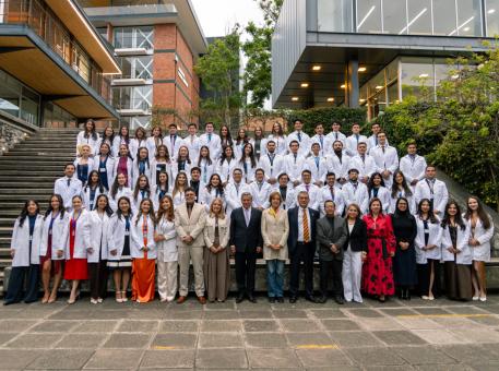 Entrega de Mandiles de la Facultad de Medicina 