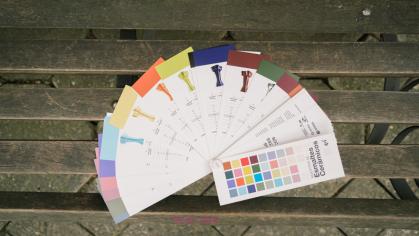 En la Universidad del Azuay se presentó el libro Muestras de esmaltes cerámicos