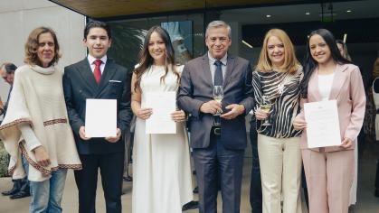 La Universidad del Azuay posesionó a los nuevos representantes estudiantiles para el período 2026 - 2027