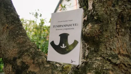 En la Universidad del Azuay se presentó el libro Tumipanpasuyu: historia y toponimia, de Oswaldo Encalada