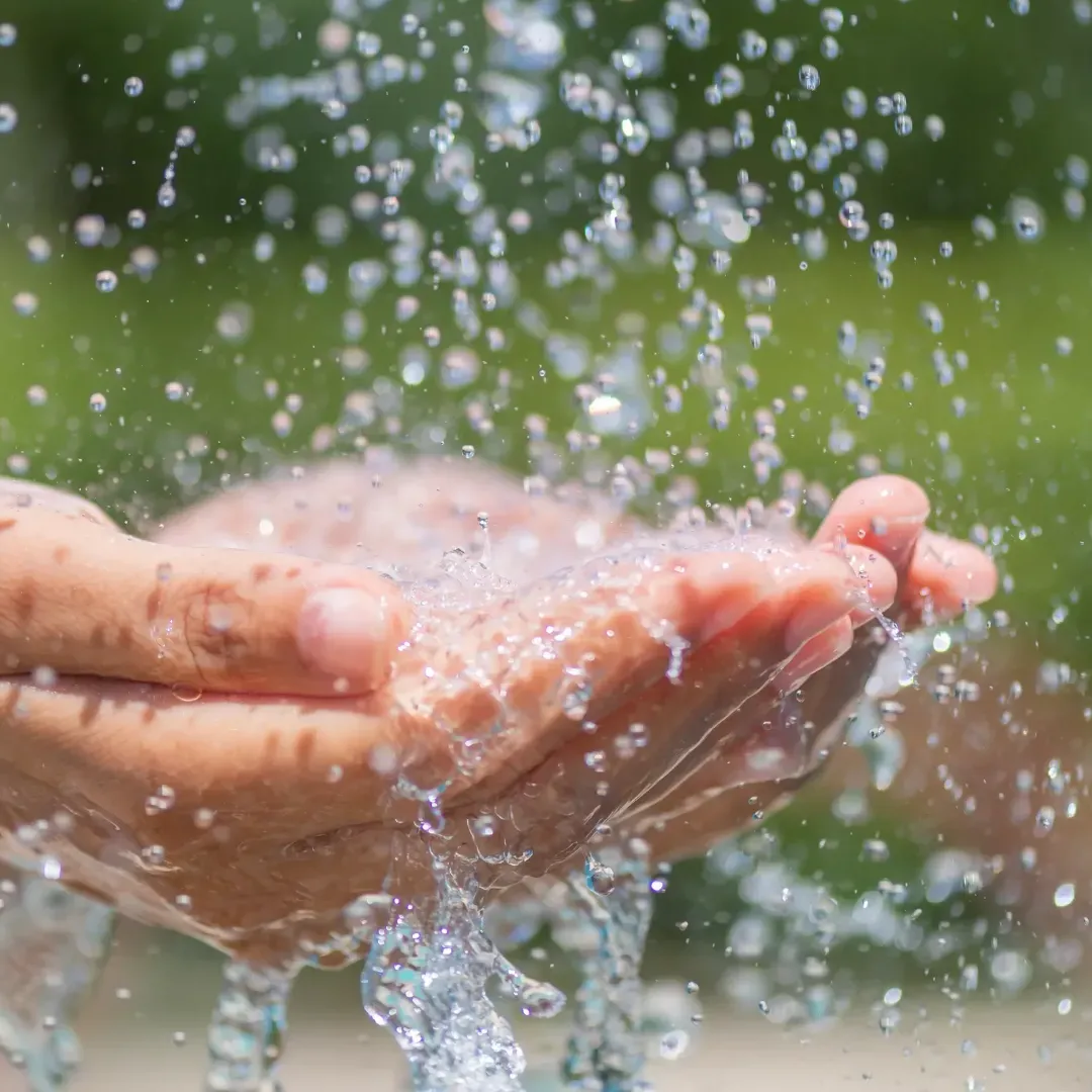El agua, un recurso vital en riesgo que exige acción colectiva