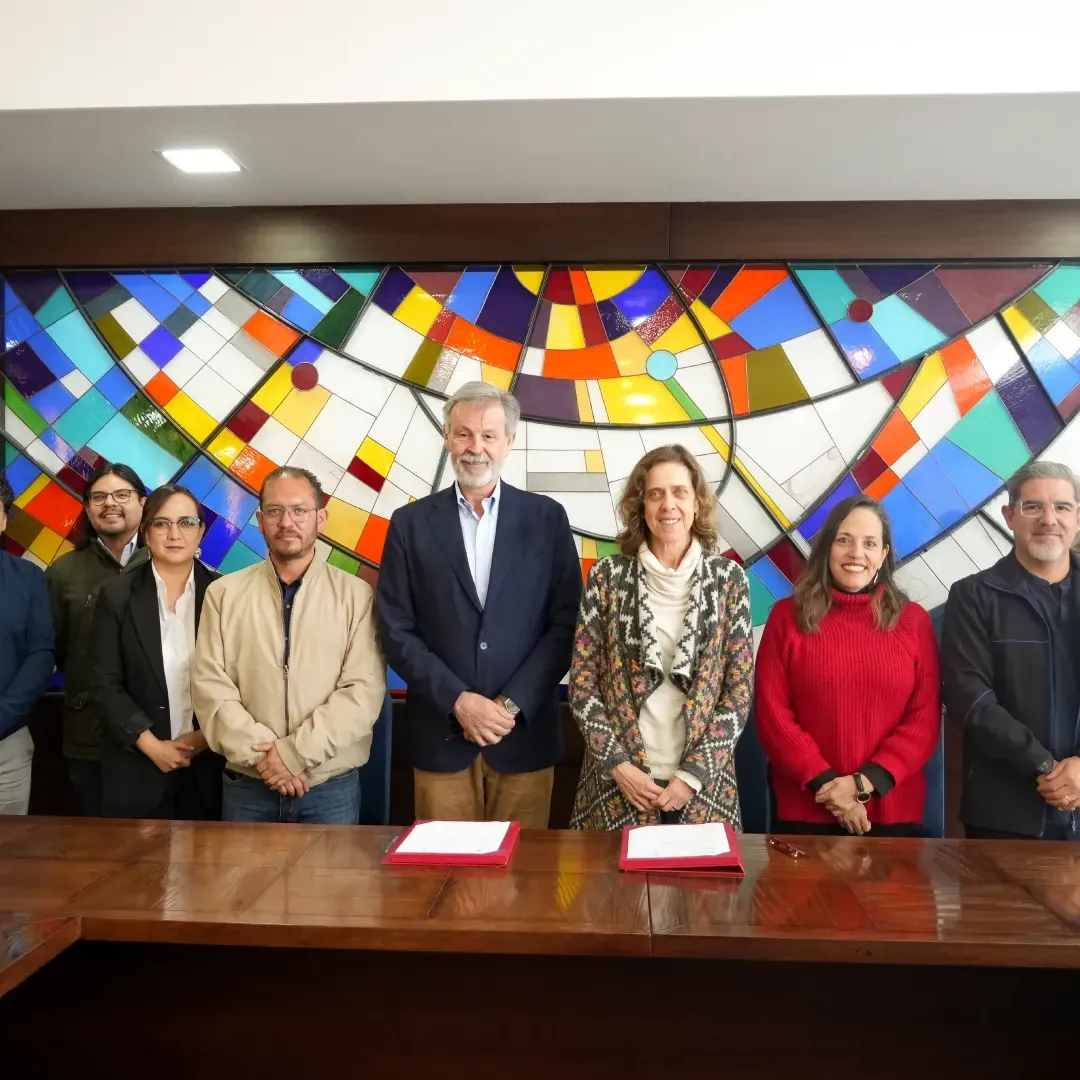 Se realizó la firma del acuerdo de trabajo entre el Royal College of Surgeons in Ireland y la Universidad del Azuay