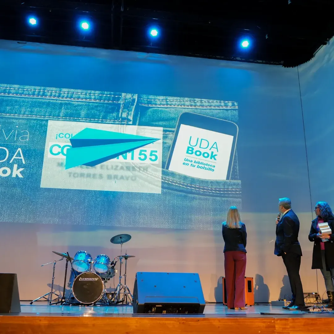 La universidad del Azuay realizó el sorteo del UDA Book en el UDA Adventure