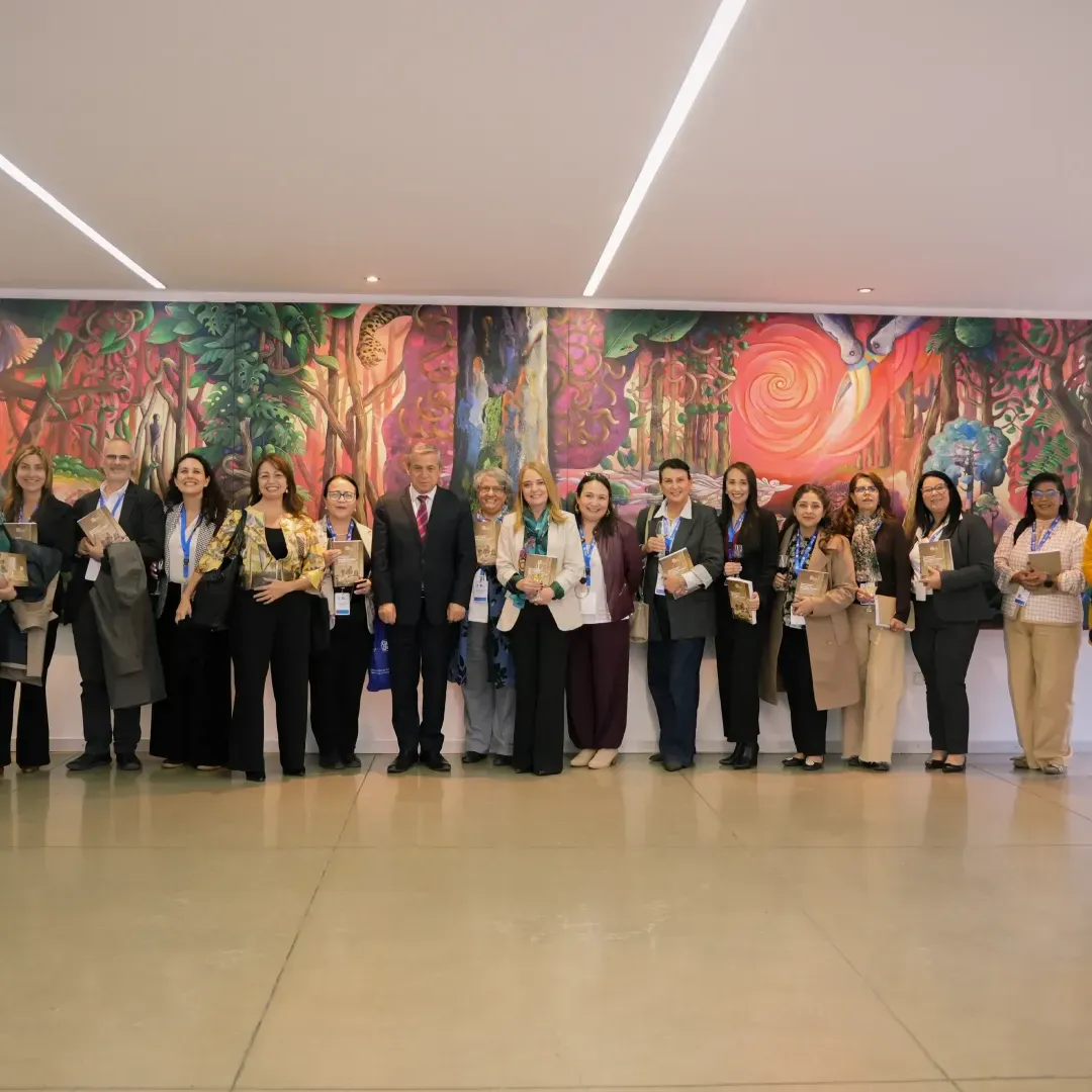 En la Universidad del Azuay se presentó el libro Transformación del Proceso de Aprendizaje, Enseñanza y Evaluación: Buenas prácticas para una educación del futuro