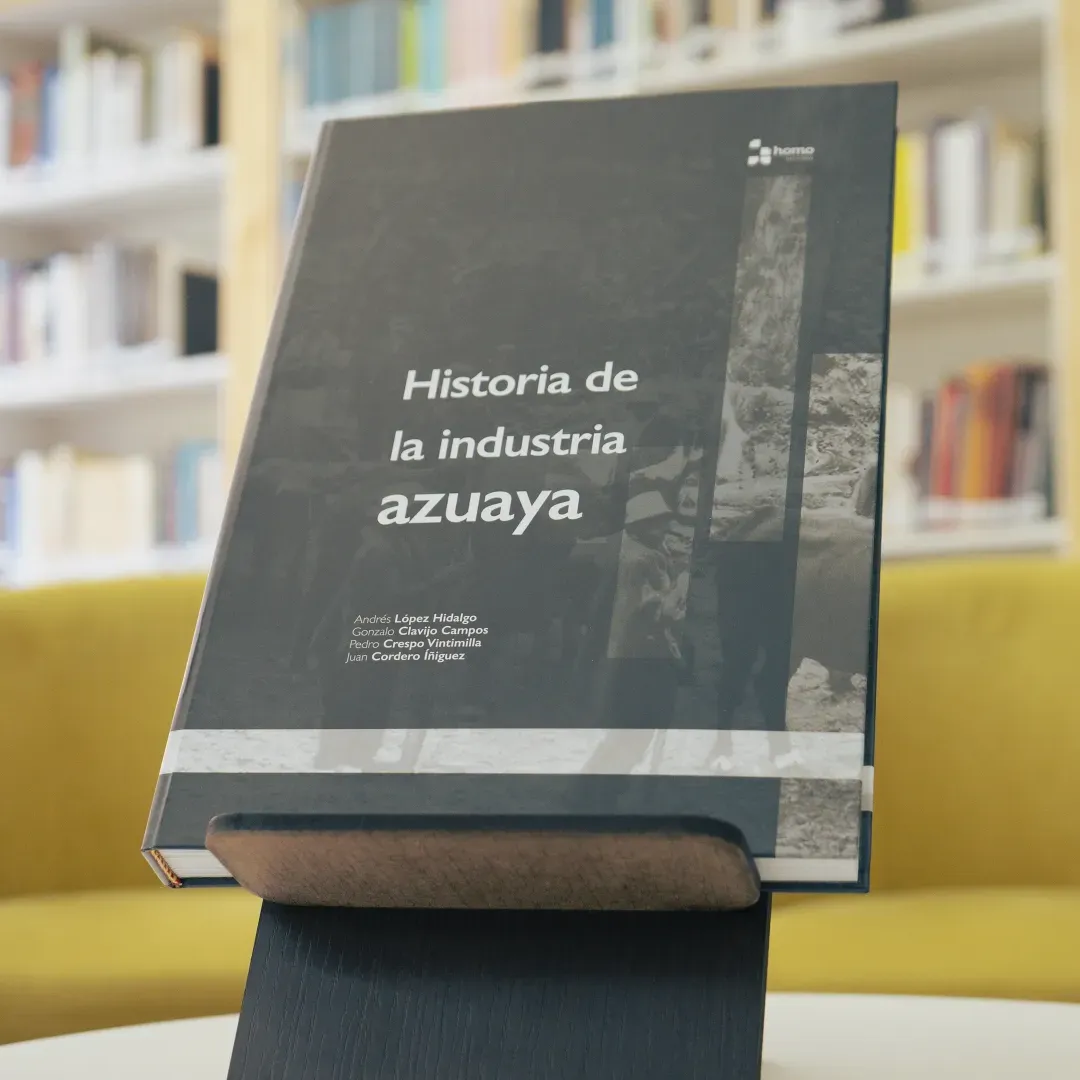 En la Universidad del Azuay se presentó el libro “Historia de la Industria Azuaya”