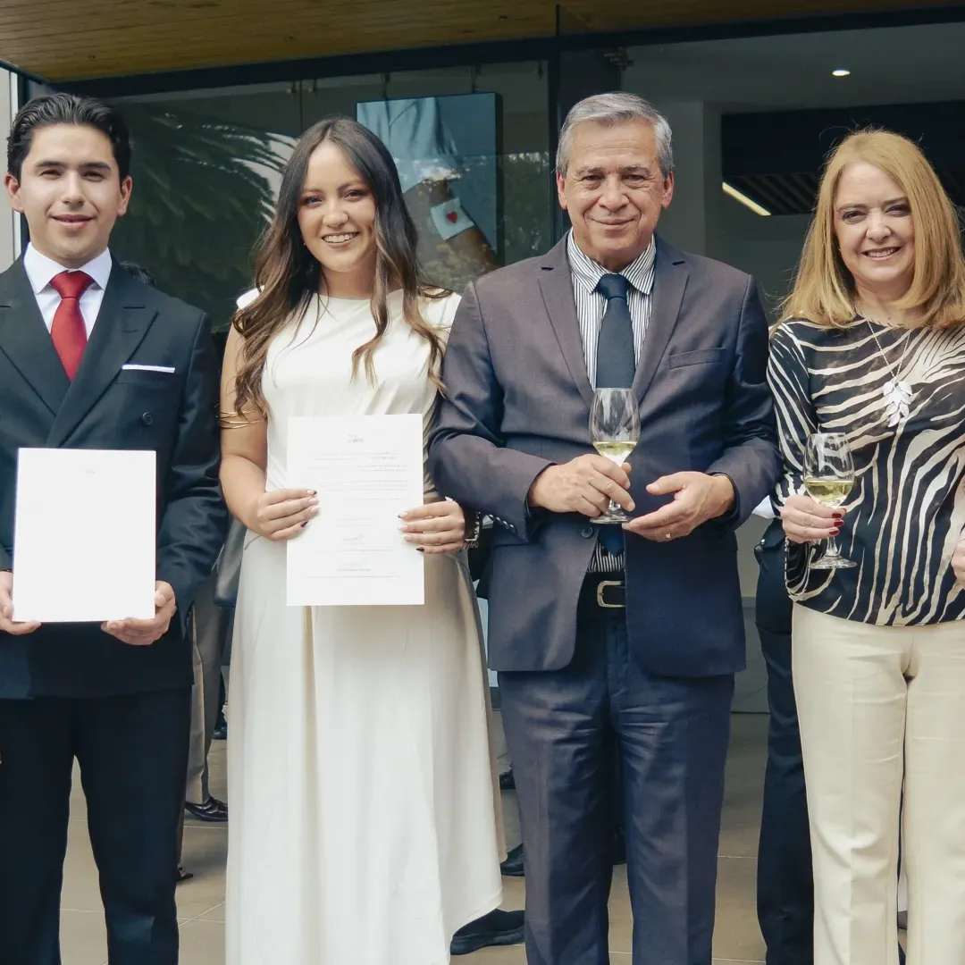 La Universidad del Azuay posesionó a los nuevos representantes estudiantiles para el período 2026 - 2027 