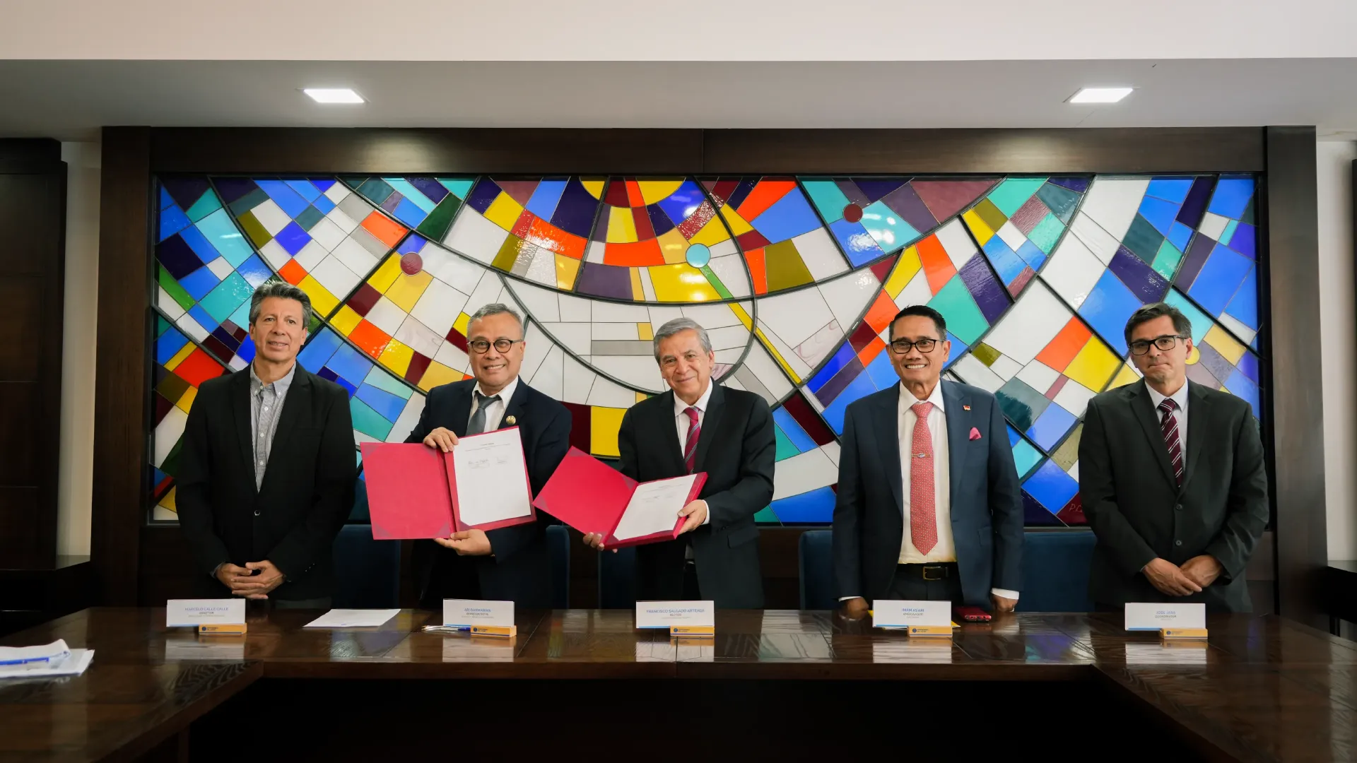 La Universidad del Azuay firmó un convenio de cooperación con el Institut Teknologi Bandung de Indonesia