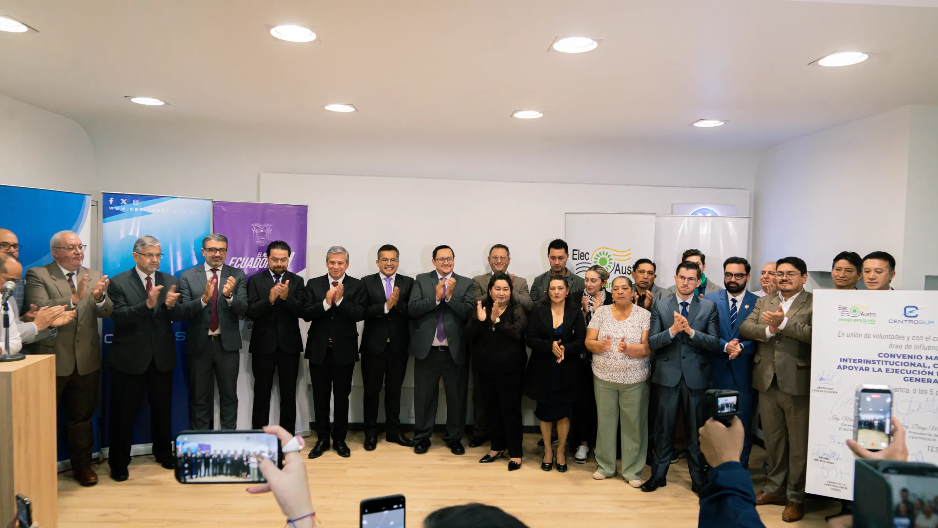 La Universidad del Azuay como testigo del convenio interinstitucional para impulsar proyectos de generación eléctrica