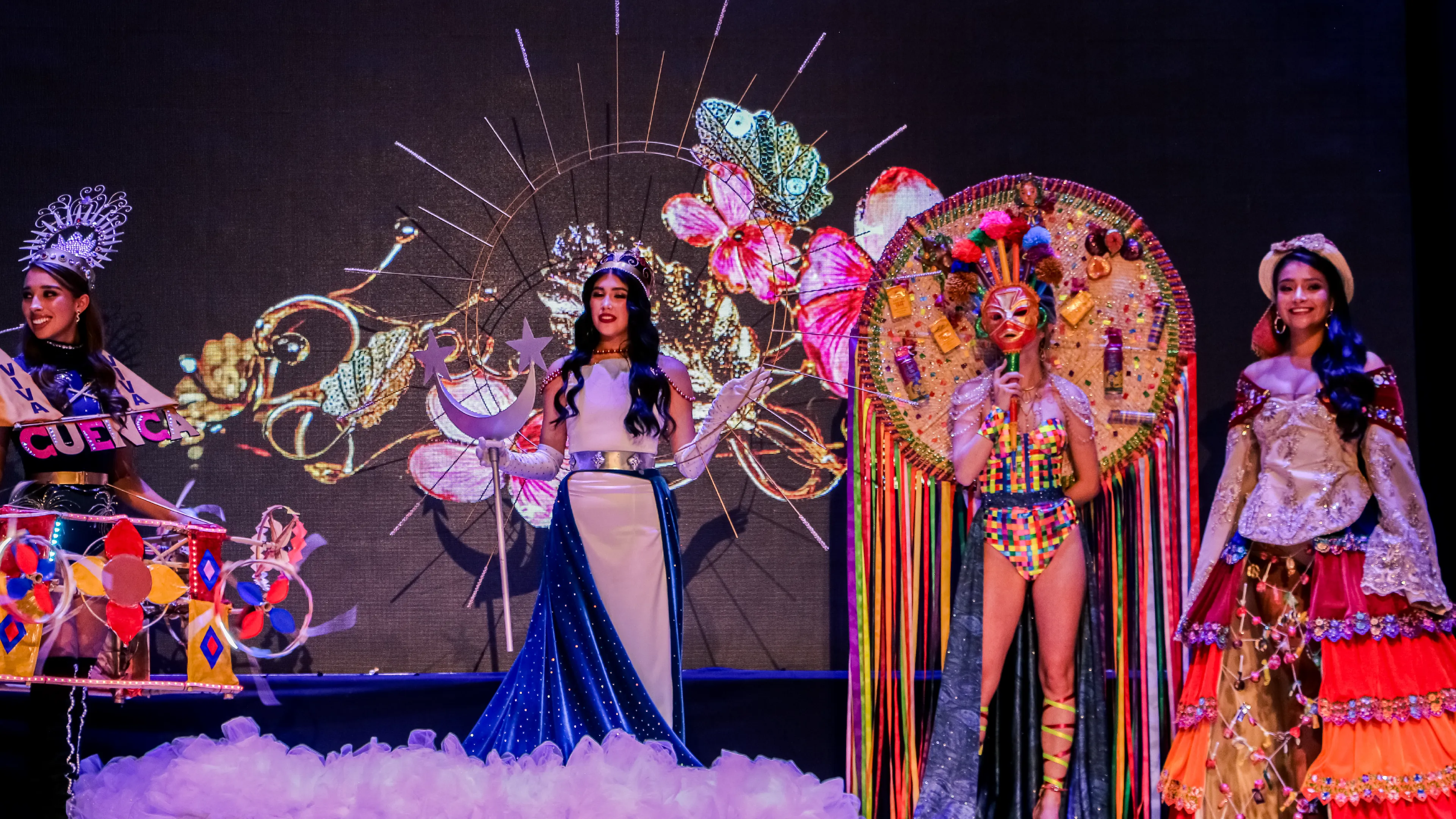 Brilla la UDA en el evento "Elección de Traje Típico"