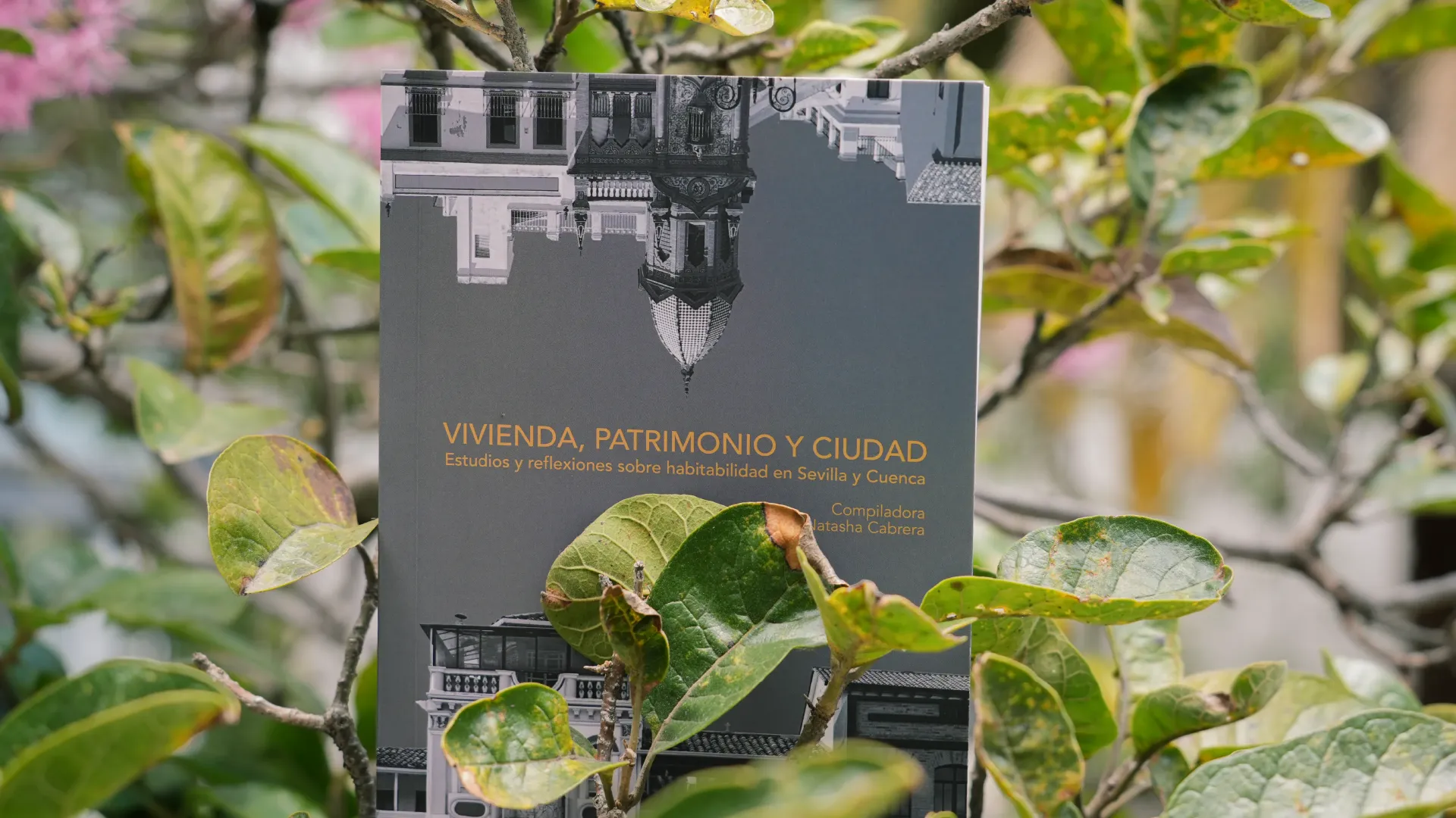 En la Universidad del Azuay se presentó el libro Vivienda, Patrimonio y Ciudad