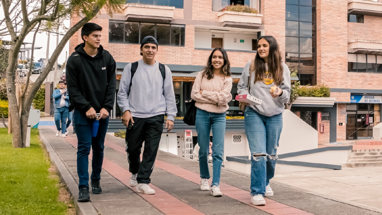 Facultad de Filosofía y Ciencias Humanas - Universidad del Azuay