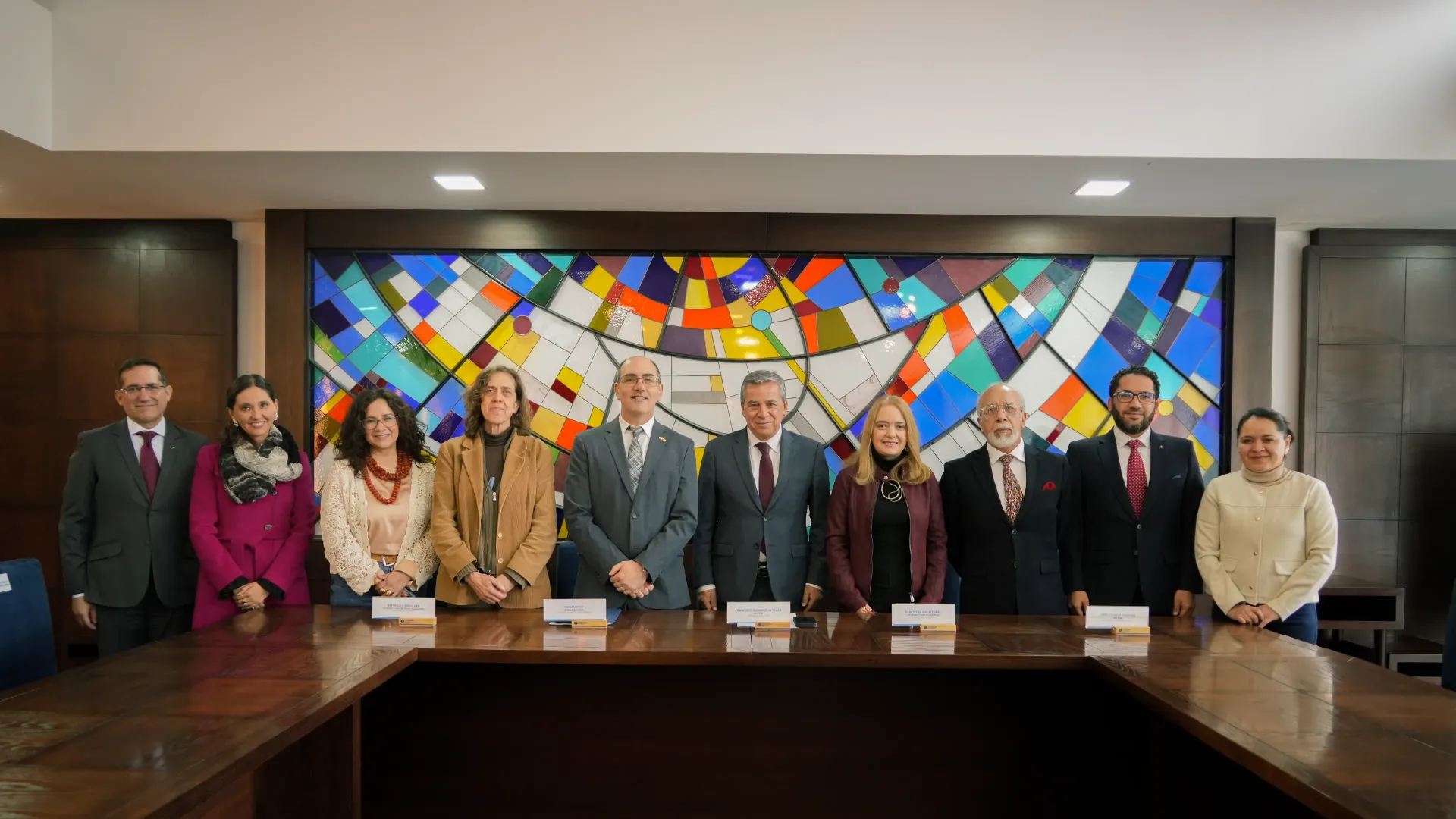 El Cónsul de los Estados Unidos de Norteamérica, Erik Martini visitó la Universidad del Azuay
